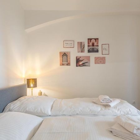Xxxl Bed/ Free Parking/ Central Wina Bagian luar foto