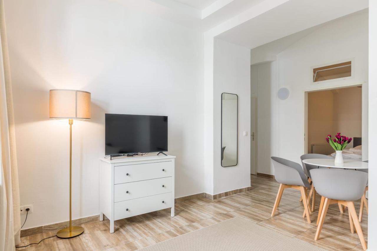 Xxxl Bed/ Free Parking/ Central Wina Bagian luar foto