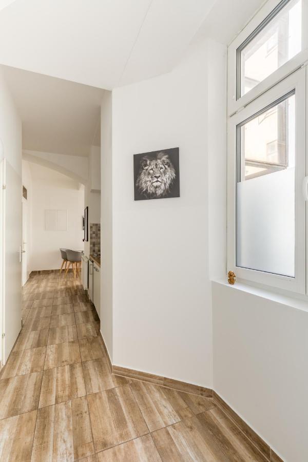 Xxxl Bed/ Free Parking/ Central Wina Bagian luar foto