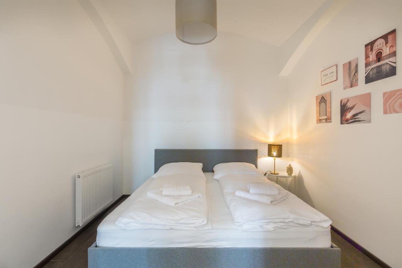 Xxxl Bed/ Free Parking/ Central Wina Bagian luar foto