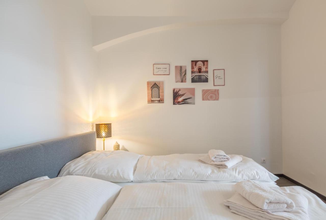 Xxxl Bed/ Free Parking/ Central Wina Bagian luar foto
