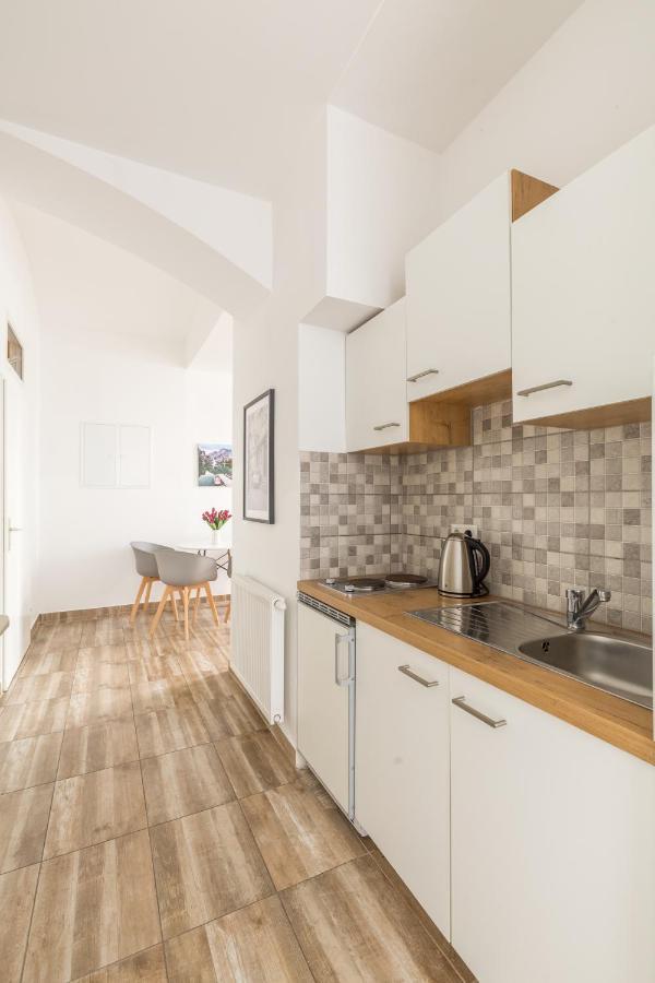 Xxxl Bed/ Free Parking/ Central Wina Bagian luar foto