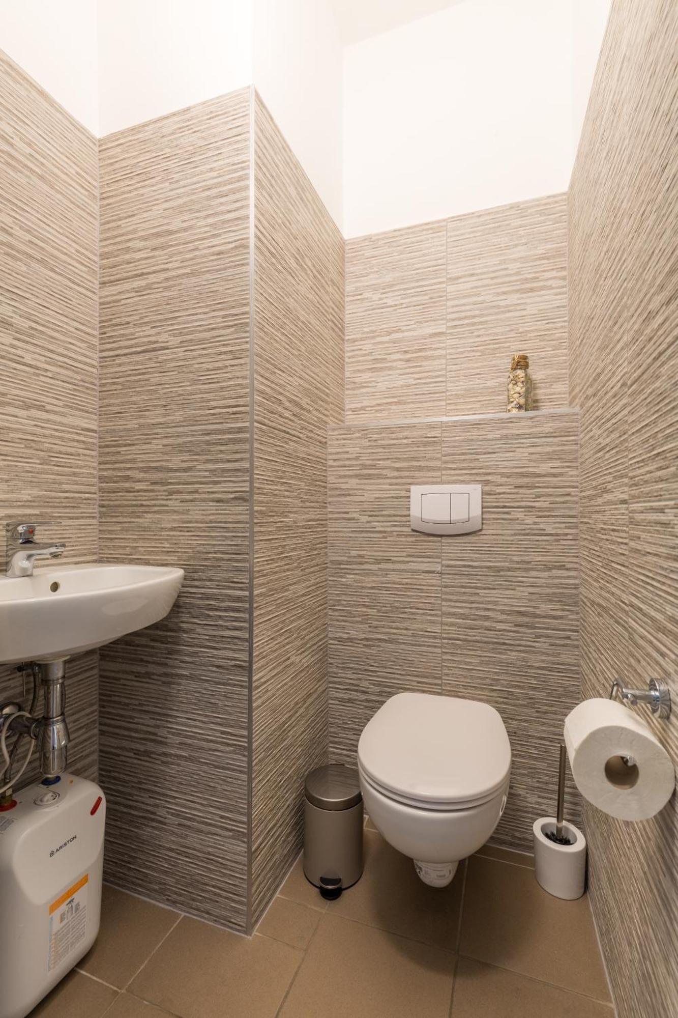 Xxxl Bed/ Free Parking/ Central Wina Bagian luar foto