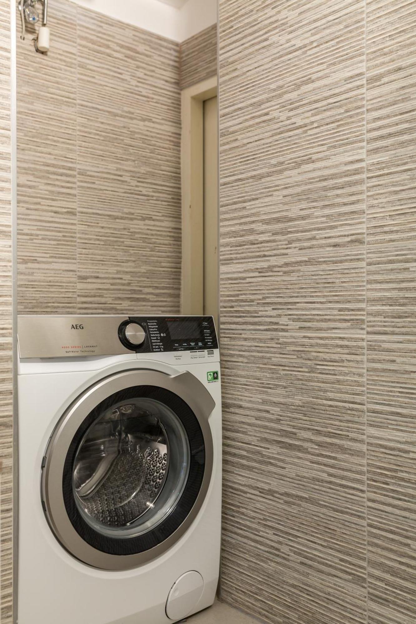 Xxxl Bed/ Free Parking/ Central Wina Bagian luar foto
